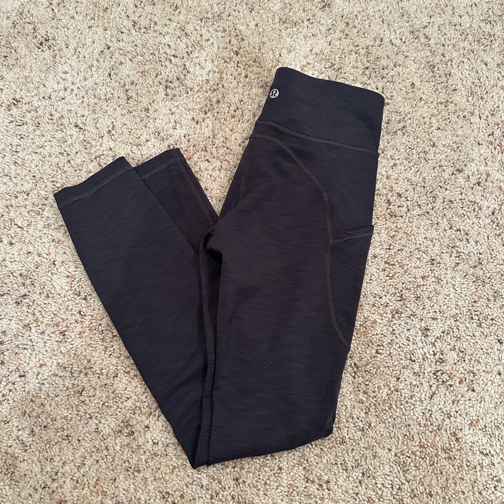 Grey lululemon leggings, size 2, pockets, length 27/28, perfect condition